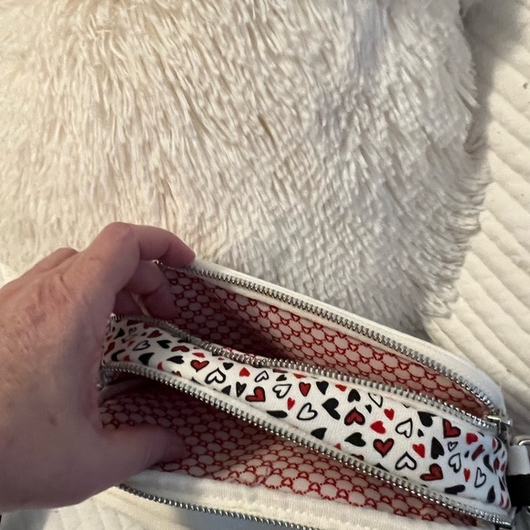Brighton Love Scroll Canvas Crossbody Bag White Red Black Hearts NWOT - Picture 5 of 5